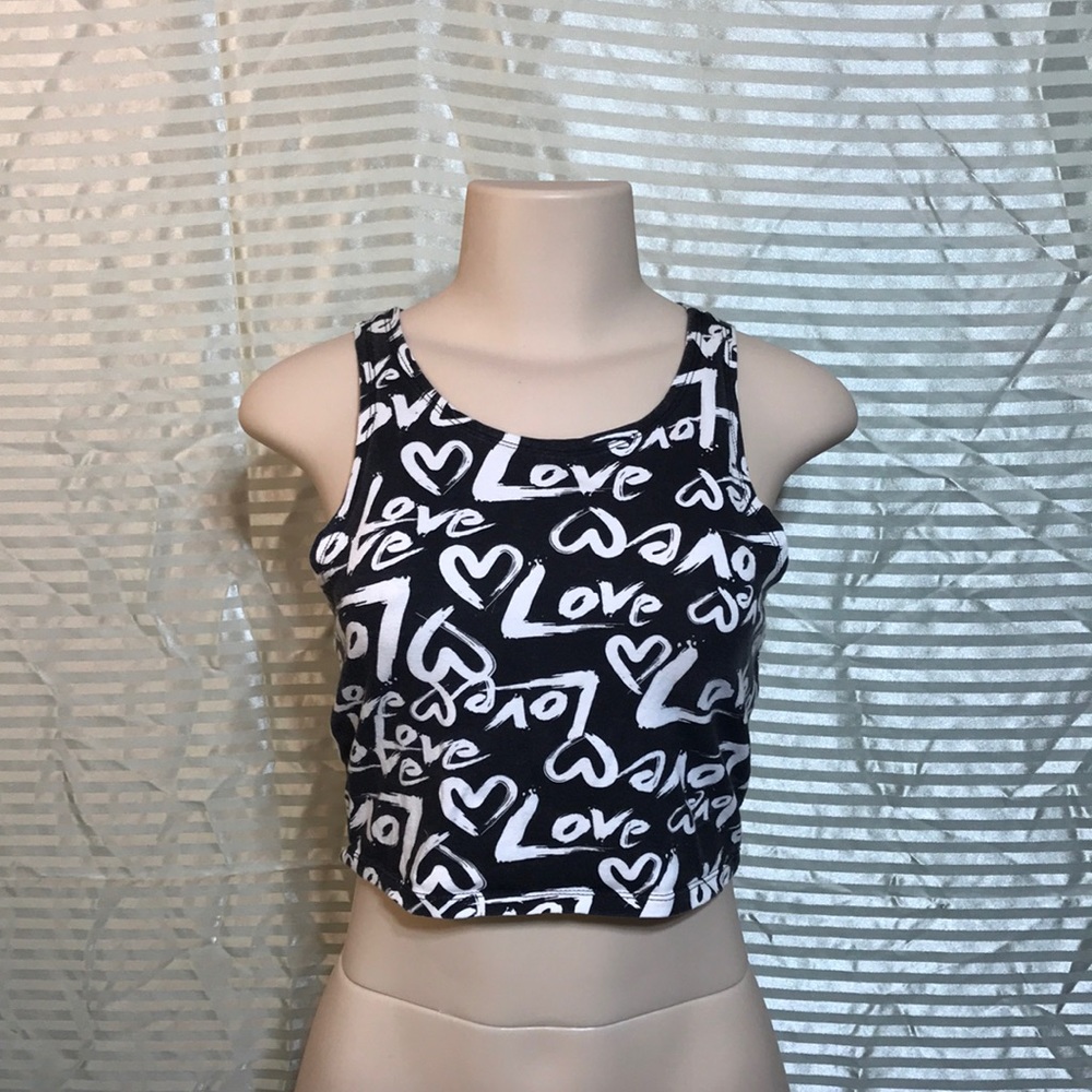 Black & White Love ❤️ Cropped Muscle Belly Shirt